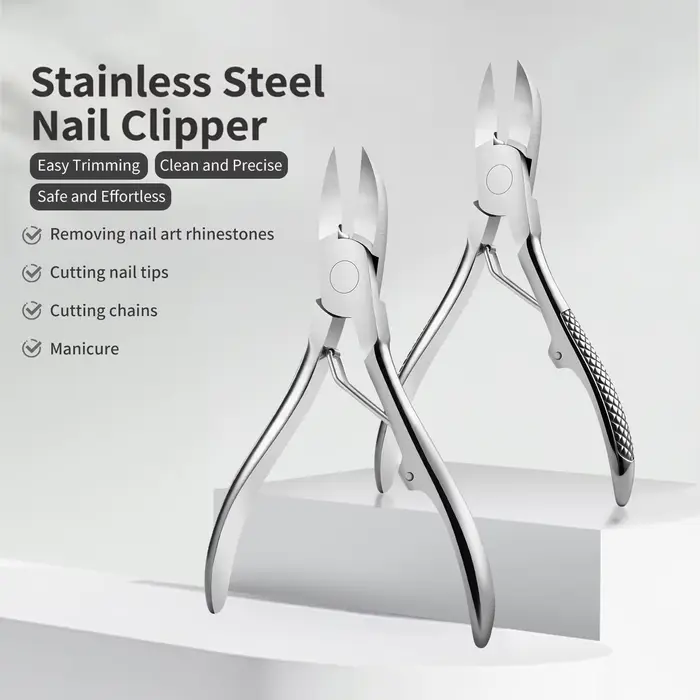 Pince à cuticules pour retirer les strass des ongles