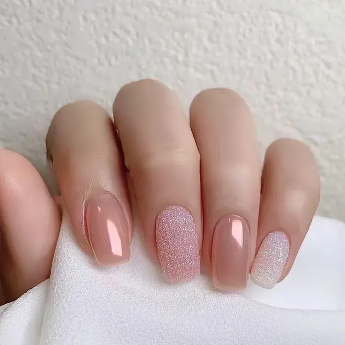 Faux ongles à paillettes Aurora N64.Short French souhaits on