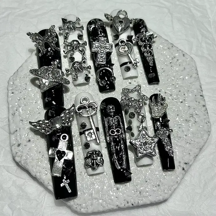 Faux ongles carrés à Tube Extra Long Y2K, rayures noires et blanches, faits à la main, étoiles Gyaru