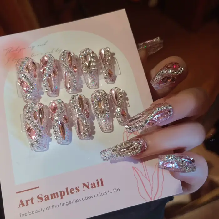 24 pièces doux mignon arc faux ongles avec cristal rose Design coréen