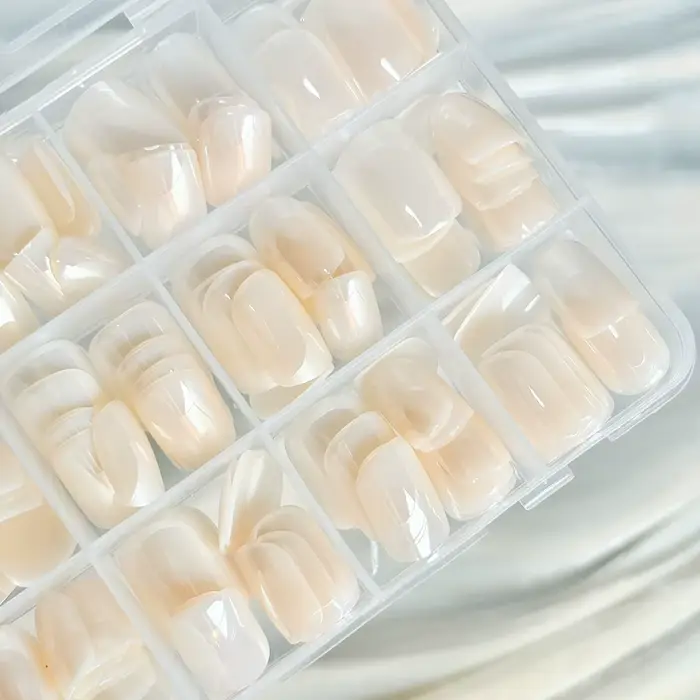 Faux ongles carrés courts abricot