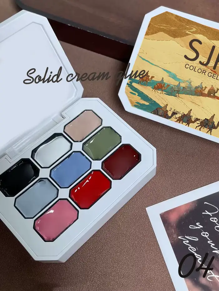 Palette de vernis à ongles solide