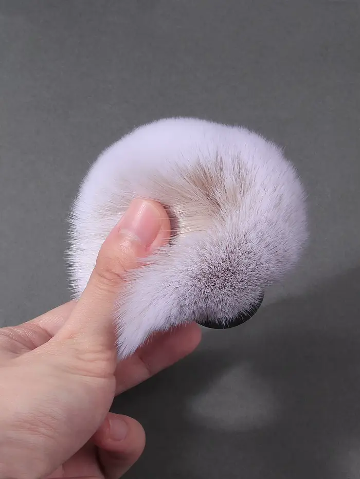 Brosse douce en forme de champignon pour la manucure