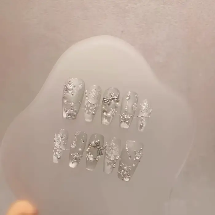 Blanche-Neige Carol Winter Presse Faite À La Main Sur Les Ongles Blanc Noël Oeil De Chat Faux