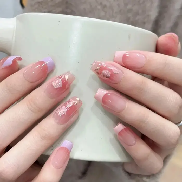 24 pièces/ensemble faux ongles mi-longs fleurs de poisson de cygne pour la saison d'été dégradé amande pointes de