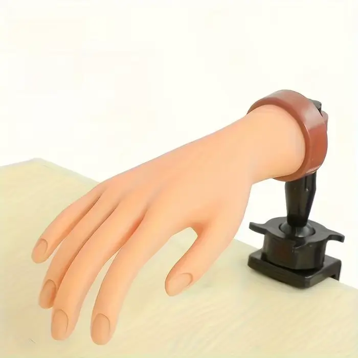 Nouvelle main artificielle pour nail art