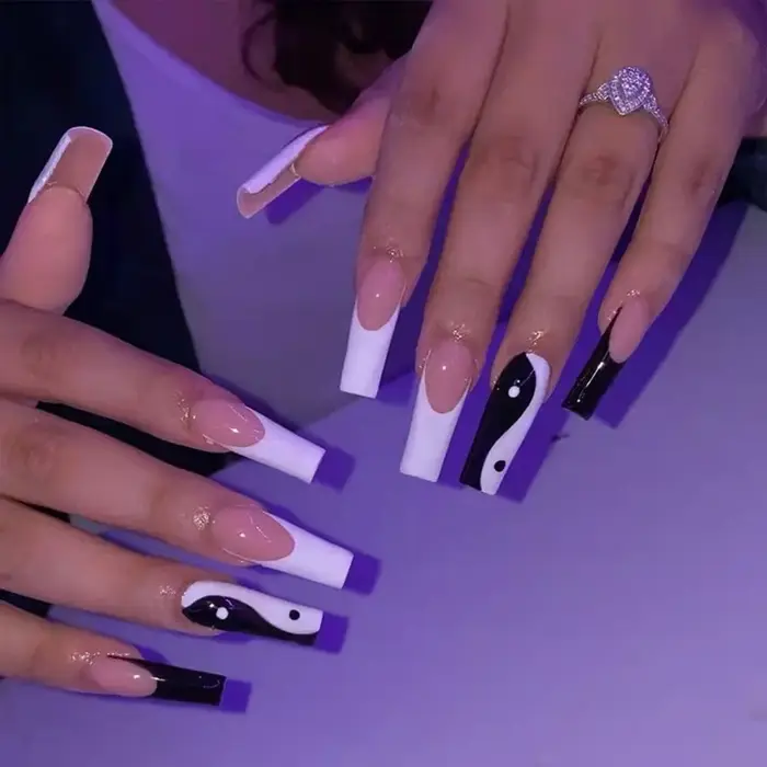 Faux Ongles Longs en Forme de Cercueil pour Manucure