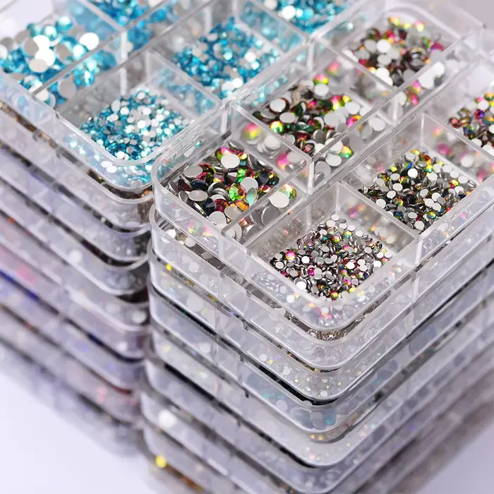 Breloques pour ongles en cristal coloré à dos plat