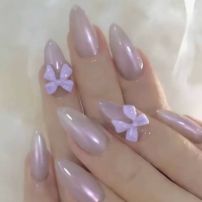Faux ongles en forme d'amande pour femmes