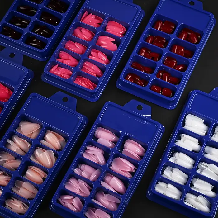 Faux ongles en amande de longueur moyenne