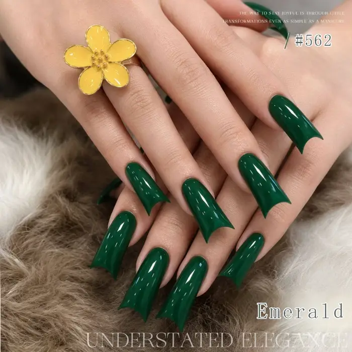 Vernis à ongles gel couleur unie vert émeraude
