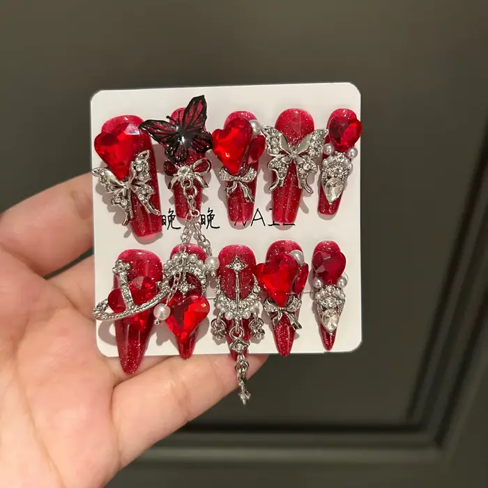 Nail Art rouge du Nouvel An - Faux ongles portables pour mariée (produits finis faits à la main)