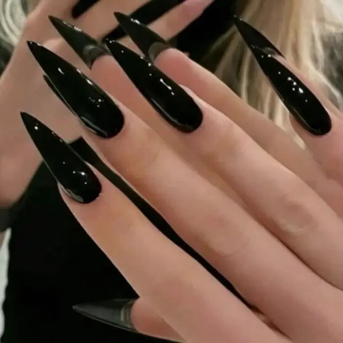 Transformez vos ongles avec 24 pièces Extra Long Stiletto style français moderne classique simple no