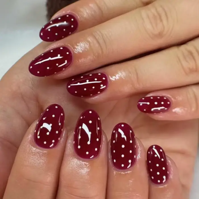 Faux ongles amande brillants à pois blancs et rose nude nacré, prêts à poser, amovibles