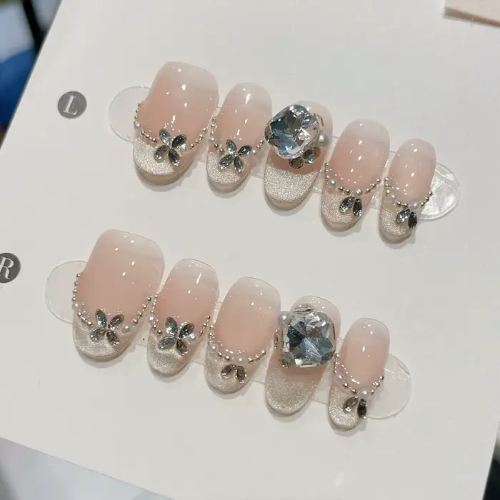 Faux ongles œil de chat amande, 10 pièces, bleu brillant avec petits strass, Nail Art, couleur chair