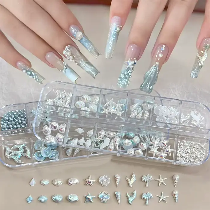 Boîte de 12 compartiments de breloques 3D pour ongles