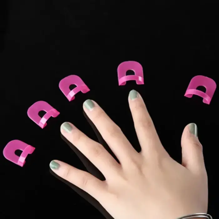 Bouclier de vernis en forme de courbe G