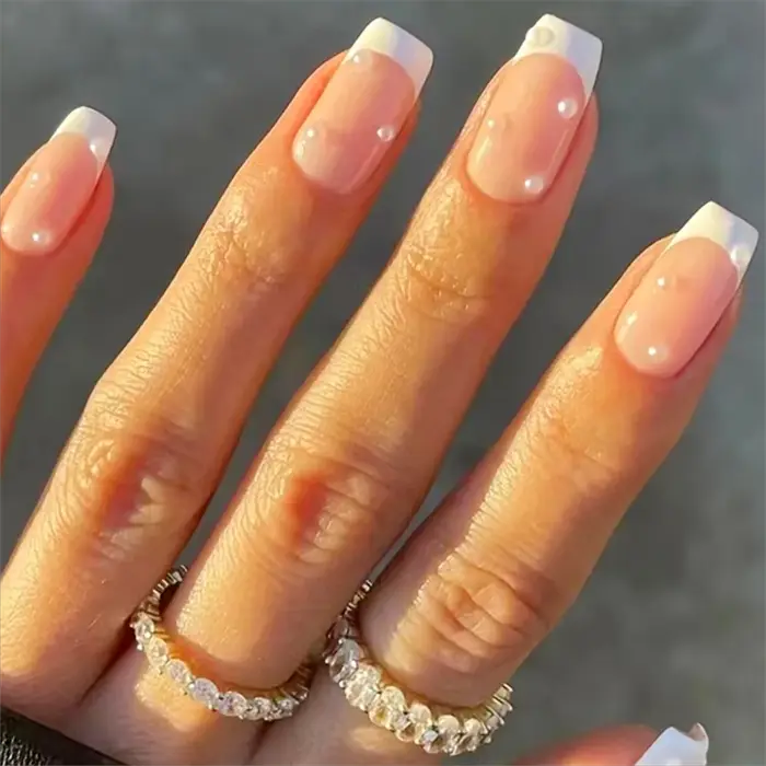 Femmes filles moyen carré français rouge bordure coeur imprimé brillant couverture complète portable faux ongles presse sur Nail Art 24 pièces/ensemble