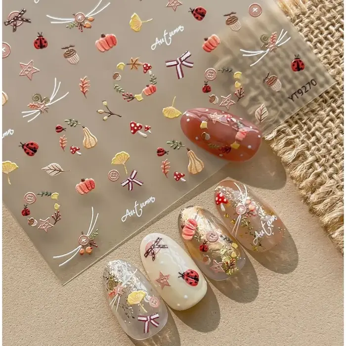 Autocollants pour ongles d'automne : Feuille tombée, champignon, coccinelle, citrouille, couronne, nœud. Accessoires d'art pour ongles, autocollants décoratifs auto-adhésifs.
