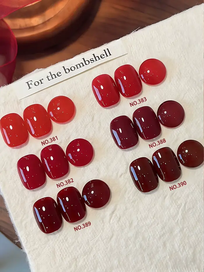 Nouveau vernis à ongles gel rouge Nouvel An 2026