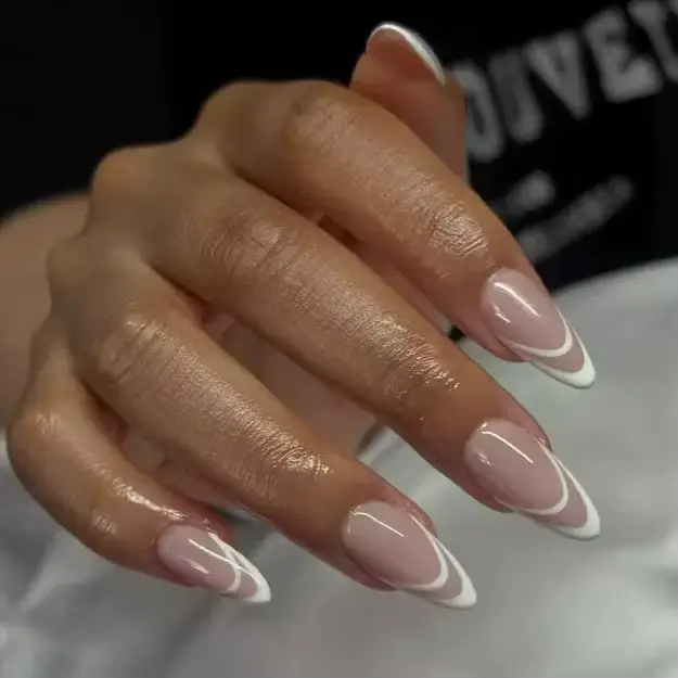 24 faux ongles amande, style français