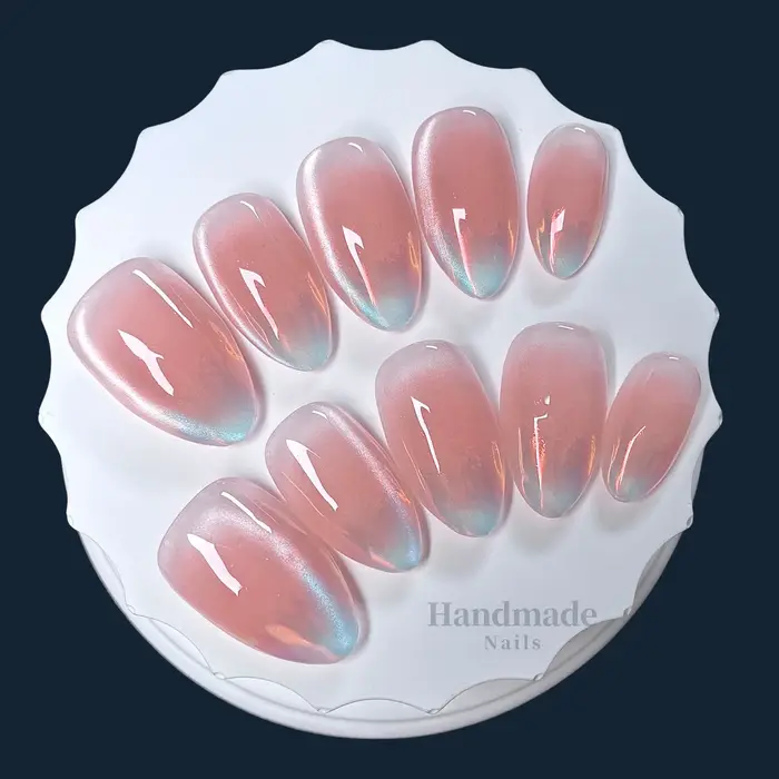 10 faux ongles faits à la main