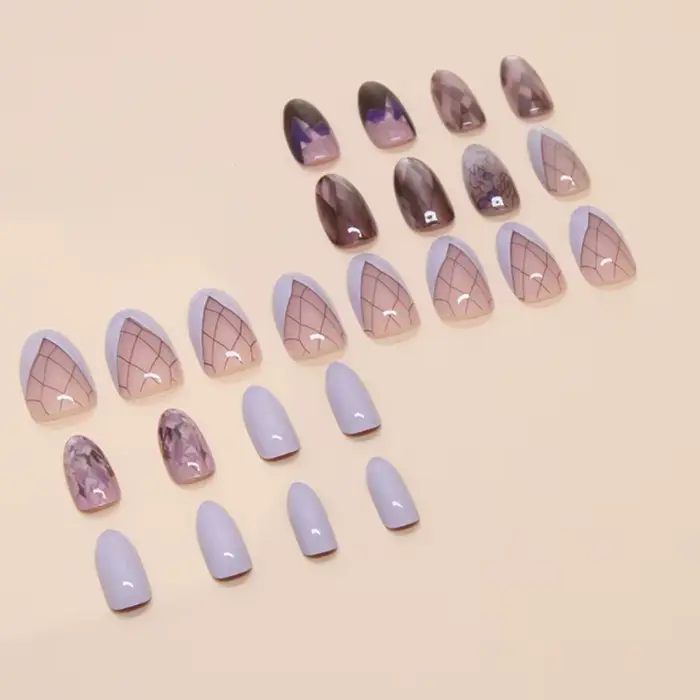 Faux ongles violet N64.avec grille imprimée