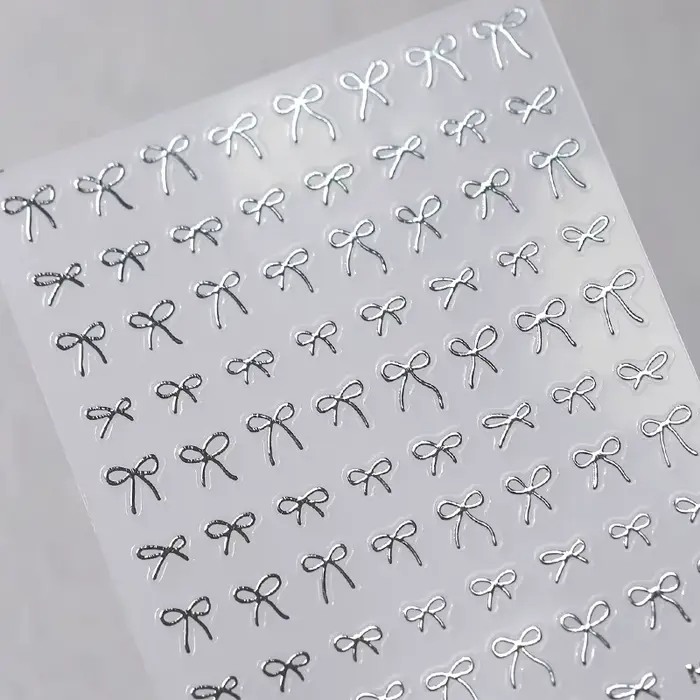 Autocollants 3D Adorables Dorés Argentés Blancs à Nœuds Papillon pour Ongles, Rubans Adhésifs Mignon
