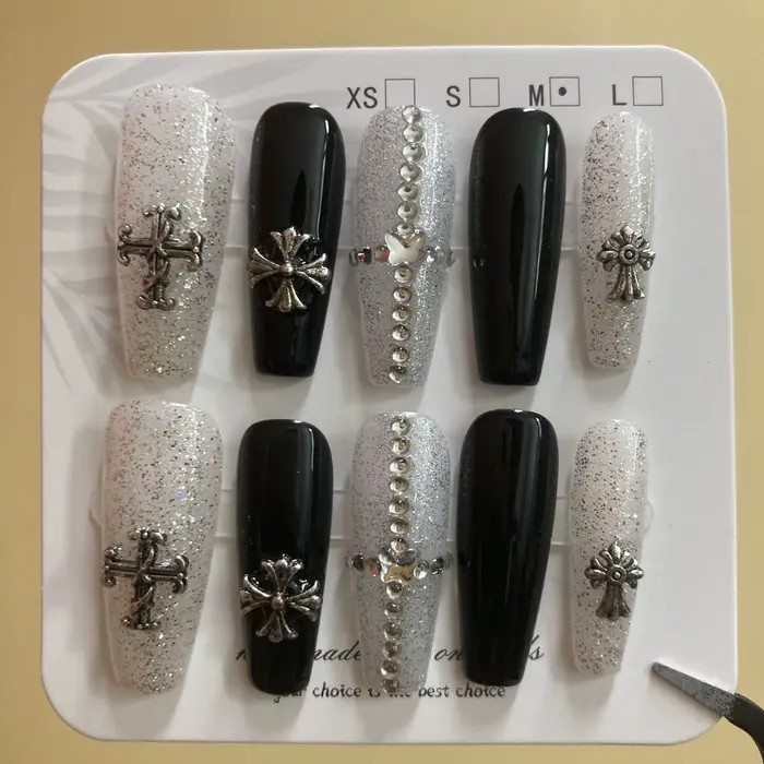 Coffret de 10 ongles ovales faits à la main