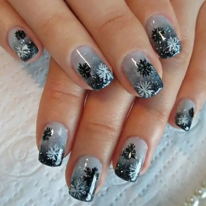 Améliorez votre coiffure des ongles 24 pièces de flocons de neige courts carrés brillants à paillettes rose gris pour les vêtements d'automne et d'hiver n
