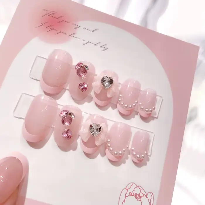 24 faux ongles français violets à paillettes