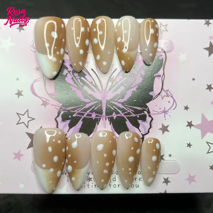 10 pièces presse à la main sur les ongles cerf impression peint