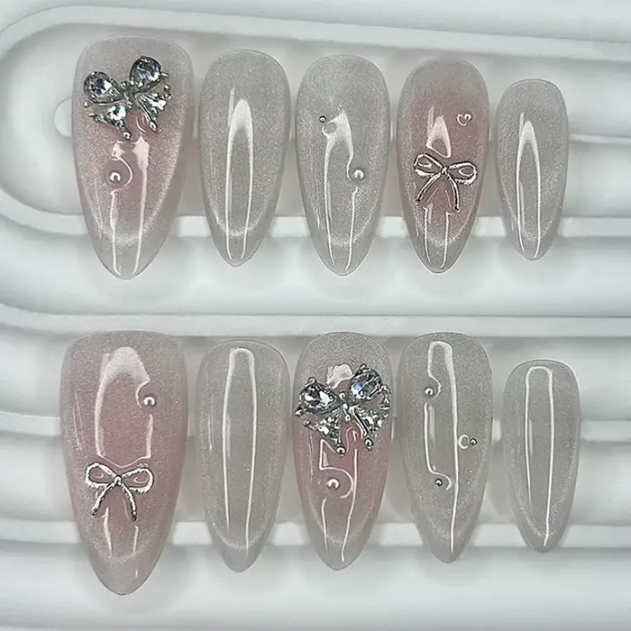 Mignon rose Blush amande fait à la main presse sur les ongles doux