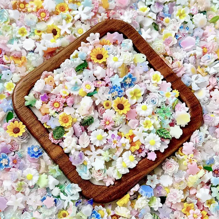 Décorations d'ongles DIY multi-styles : Breloques colorées en forme de tournesol, fleur d'œuf et ros