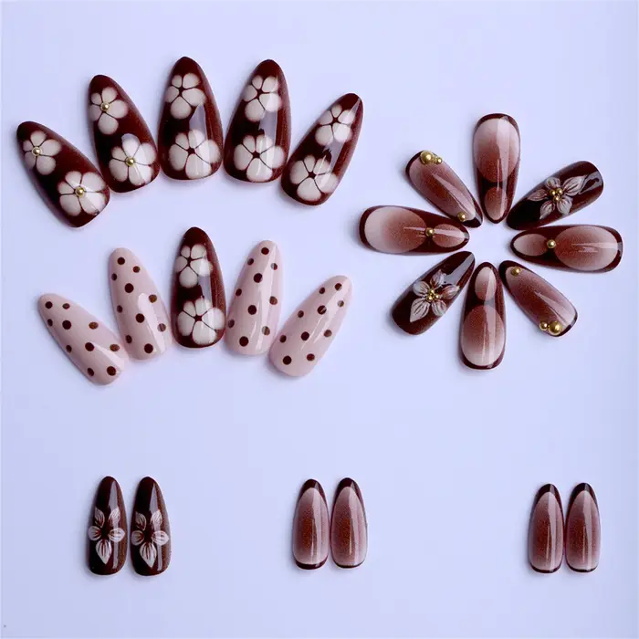 Faux ongles marron amande