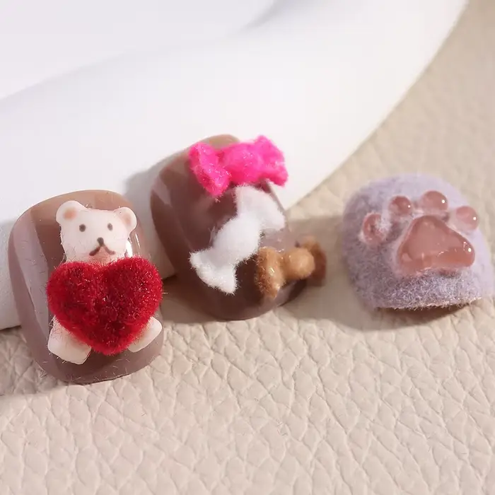 Décoration d'ongles en velours rose