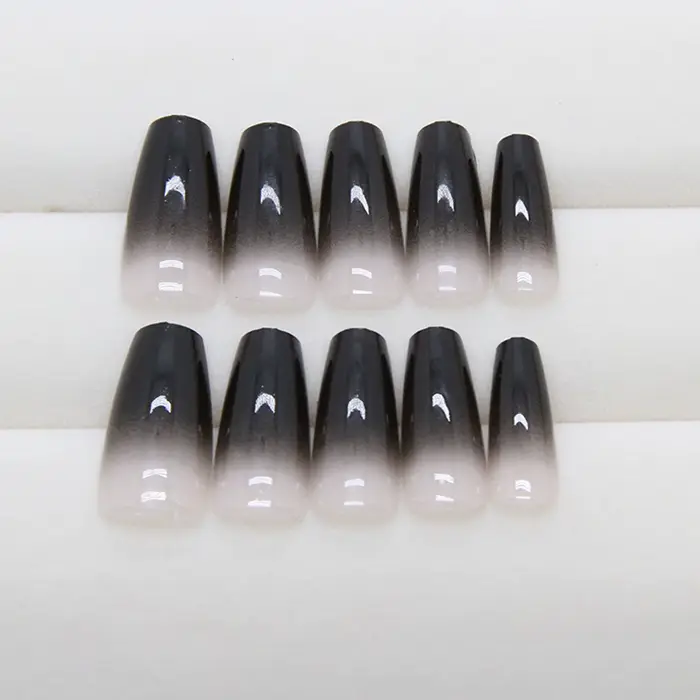 24 faux ongles à presser