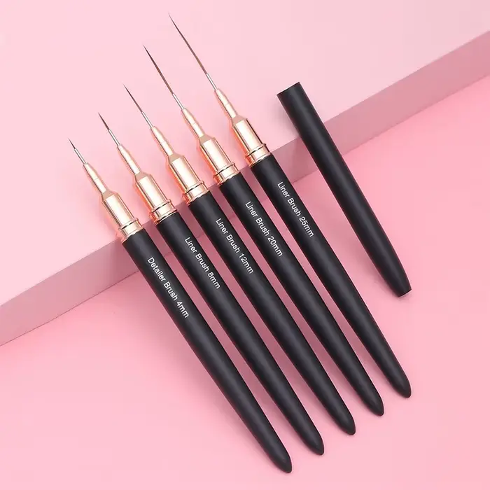 Pinceaux noirs pour Nail Art