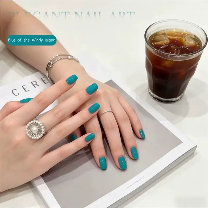 Nouveau Vernis à Ongles Gelée UV/LED Bleu Lac Éclatant 2026 – Le Plus Vendu pour l'Été – Effet Glacé Transparent