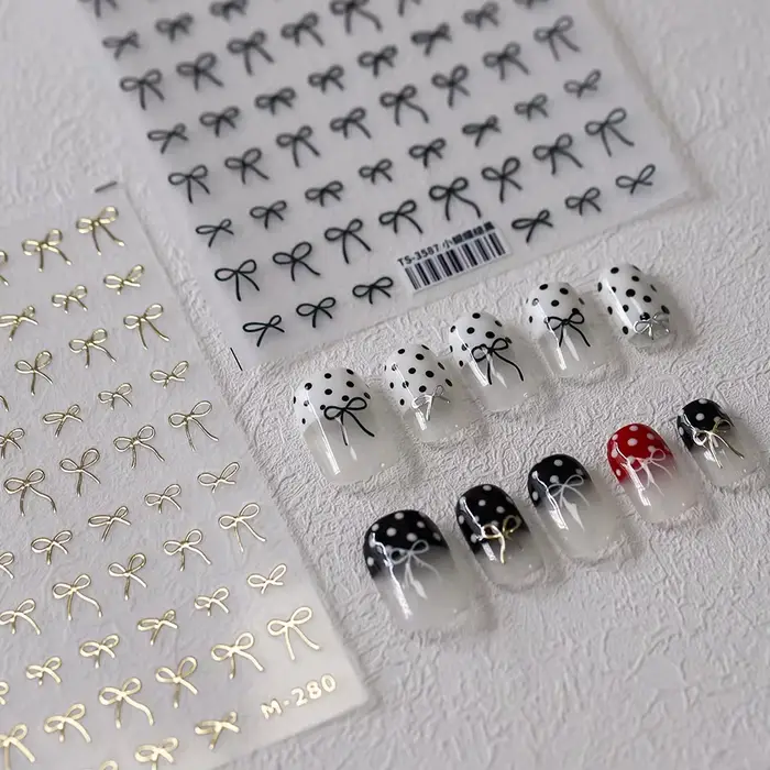 Autocollants 3D Adorables Dorés Argentés Blancs à Nœuds Papillon pour Ongles