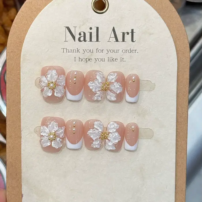 10 pièces presse à la main française sur les ongles fleur blanche faux ongles portable ongles à coll