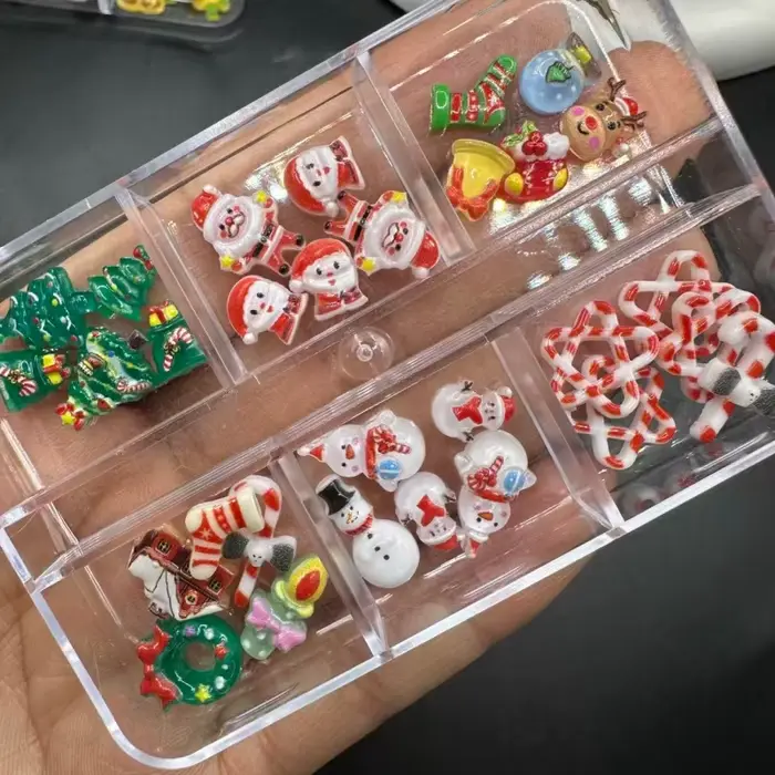 1 boîte de breloques en résine pour Nail Art