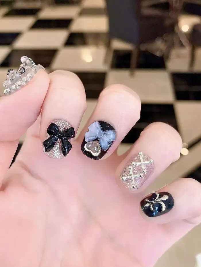 Faux ongles à porter en dentelle transparente