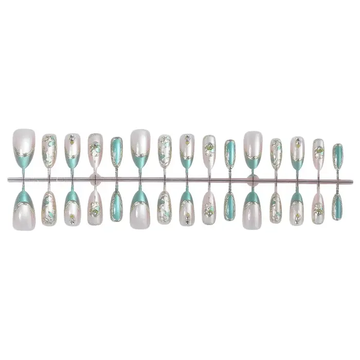30 Pièces de Faux Ongles Amande Luxueux avec un Toucher Haut de Gamme