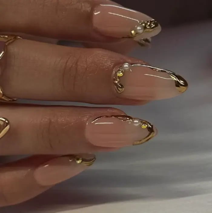 Faux ongles longs à porter