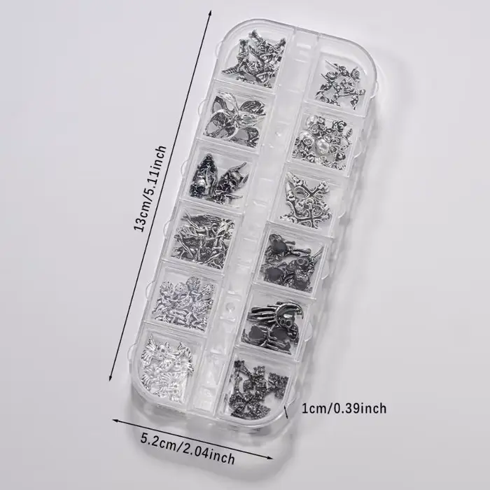 Breloques pour nail art en forme de croix vintage inspirées de 1.Y2K dans une décoration en métal à 