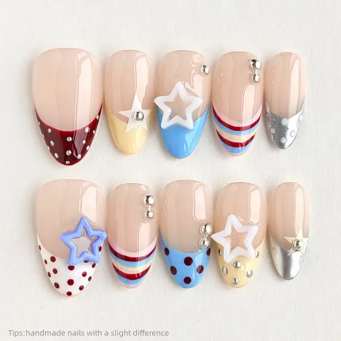 10 faux ongles carrés courts à motifs étoiles et pois colorés faits à la main