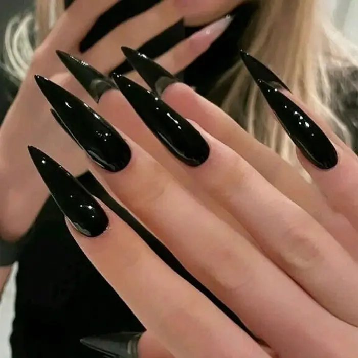 Transformez vos ongles avec 24 pièces Extra Long Stiletto Style français moderne classique Simple noir couleur unie couv