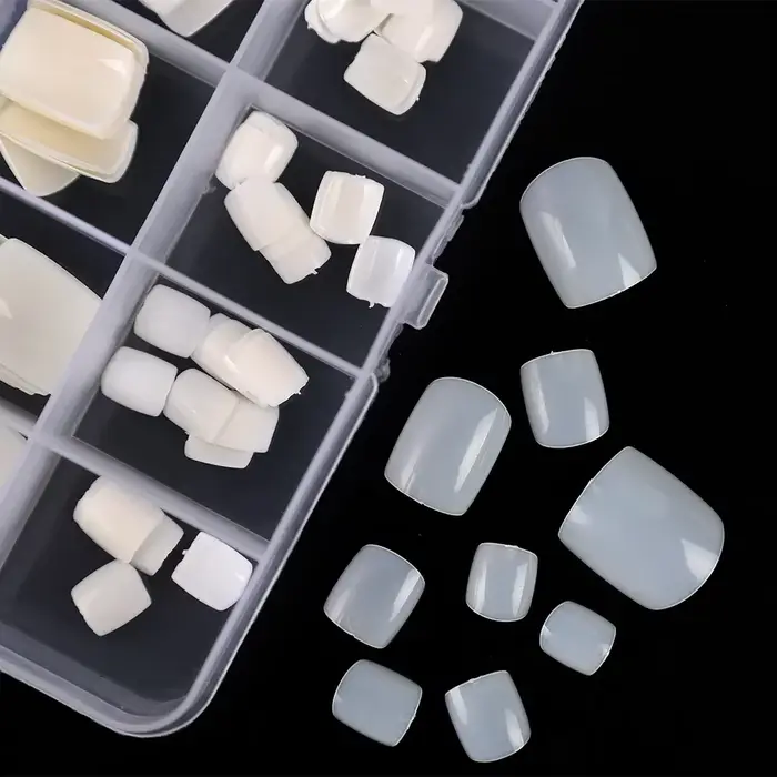 Faux orteils ongles français carré Nature blanc clair