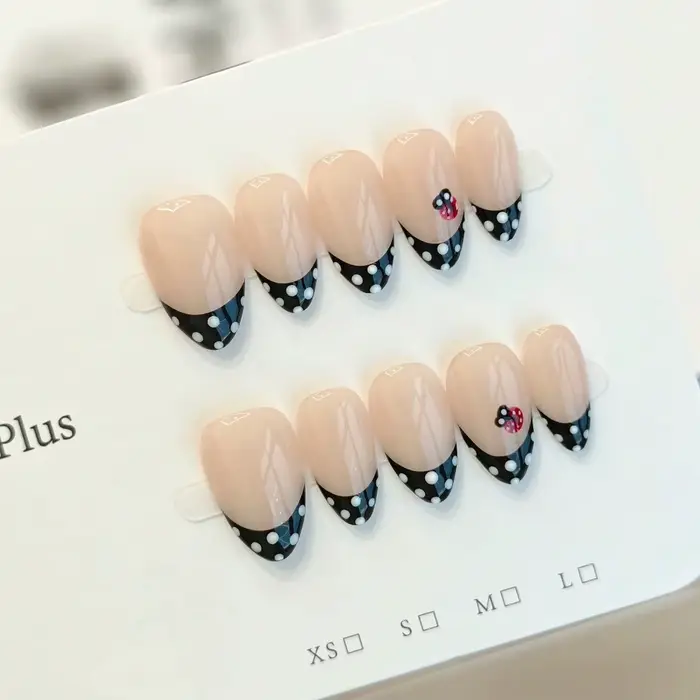 10 pièces à la main marron rose à pois presse sur les ongles amande couverture complète portable réutilisable doux faux